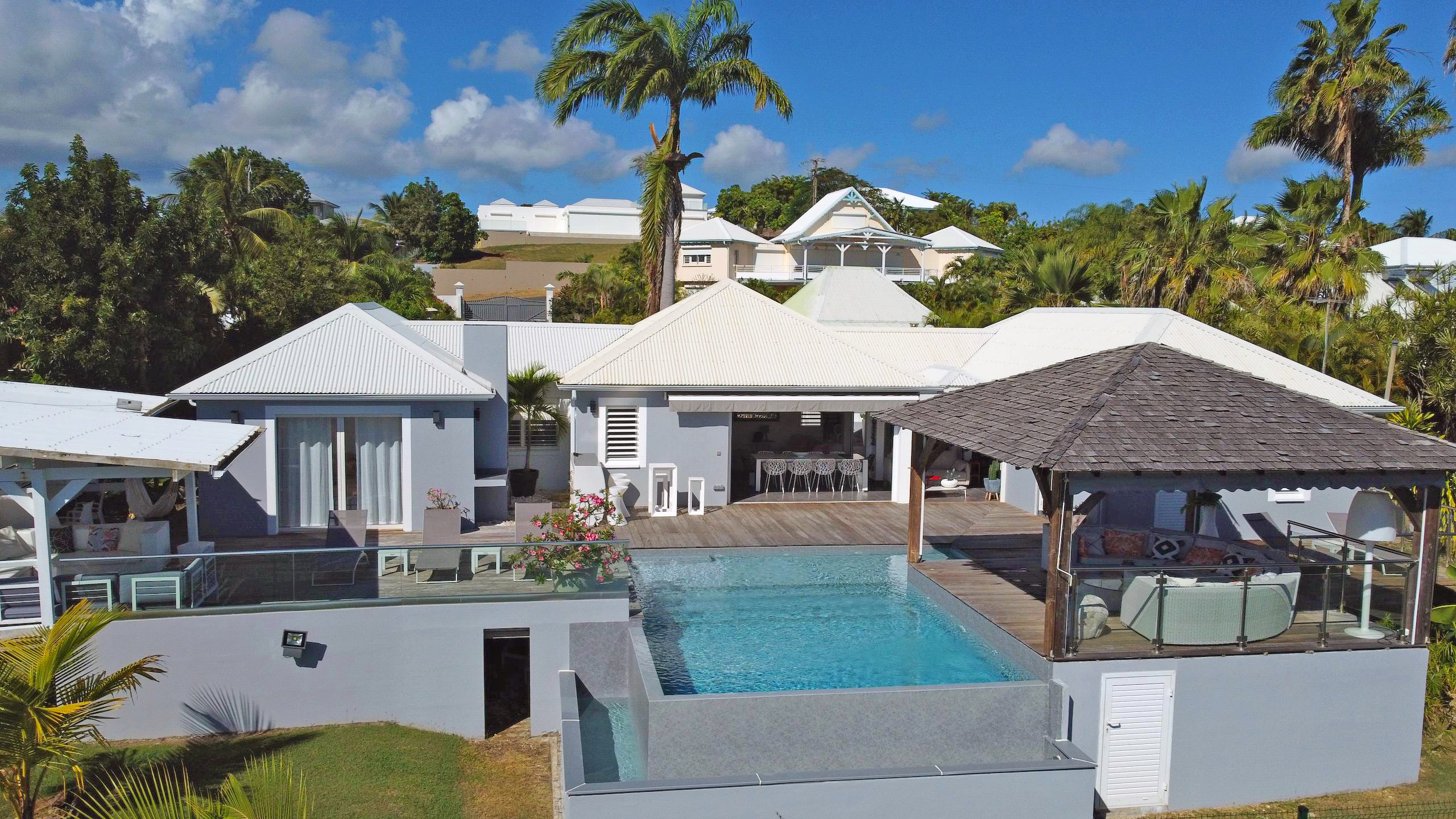 Villa Les Prairies Turquoises 5 chambres avec piscine à débordement vue mer à Sainte-Anne, Guadeloupe